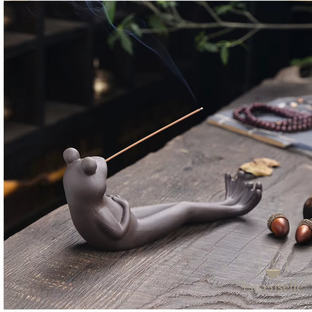 Porte-encens Grenouille – Argile Violette Artisanale