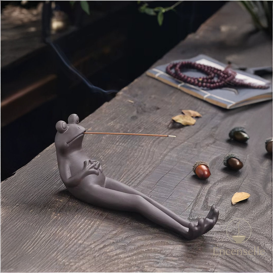 Porte-encens Grenouille – Argile Violette Artisanale